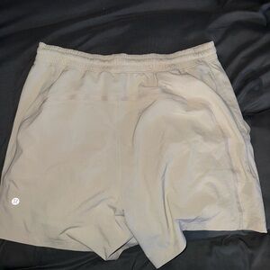 Lululemon 5” in seam pacebreaker shorts